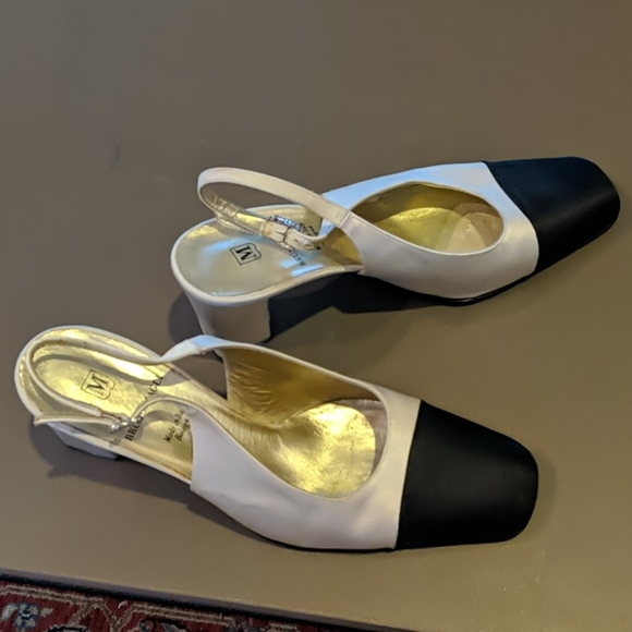 DONATED -Bruno Magli Satin Cream/Black Slingback Heels, Classic, Preppy, Italian - Picture 3 of 7